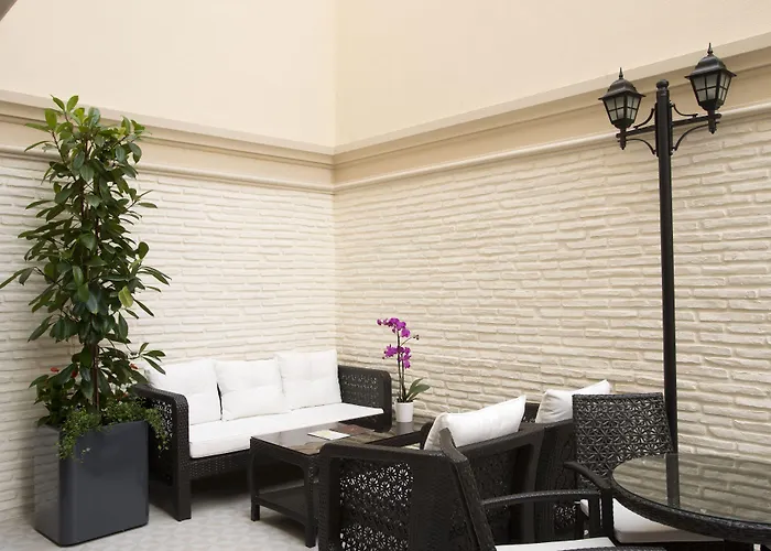 نيديا غالاتا بورت